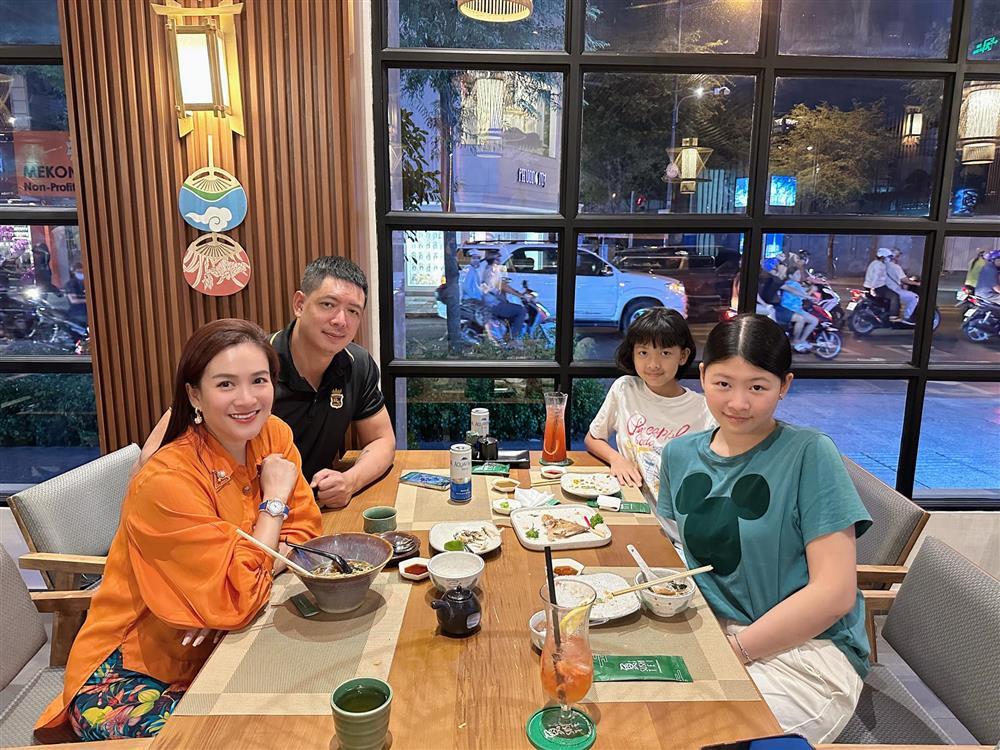 Showbiz Việt ngày 13/2: Con trai Thúy Vinh lớn phổng phao-2