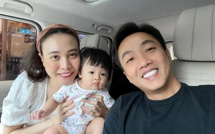 Vợ chồng Cường Đô la thích dìm hàng con gái dù cưng chiều hết mực-6