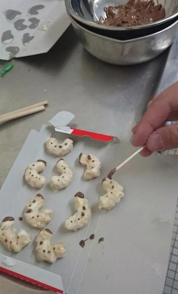 Thảm họa vào bếp lễ tình nhân, cũng làm chocolate mà nó... lạ lắm-10