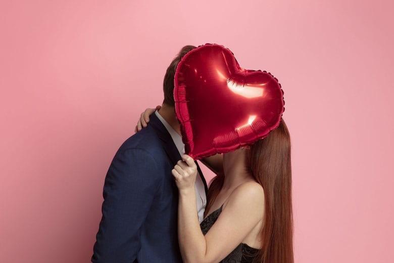 Nguồn gốc Valentine Đỏ, Valentine Trắng và Valentine Đen-1