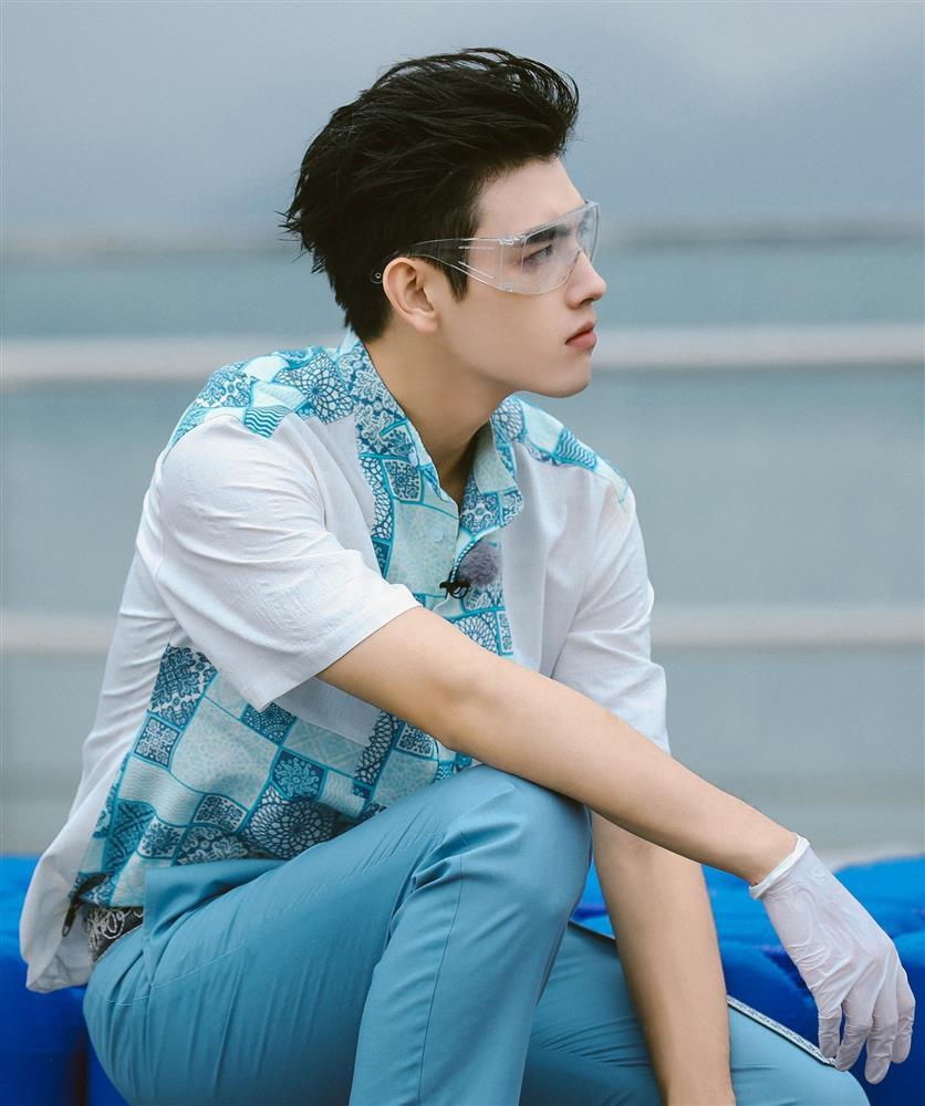 Trần Phi Vũ - diễn viên lộ ảnh nóng với hotgirl mạng là ai?-6