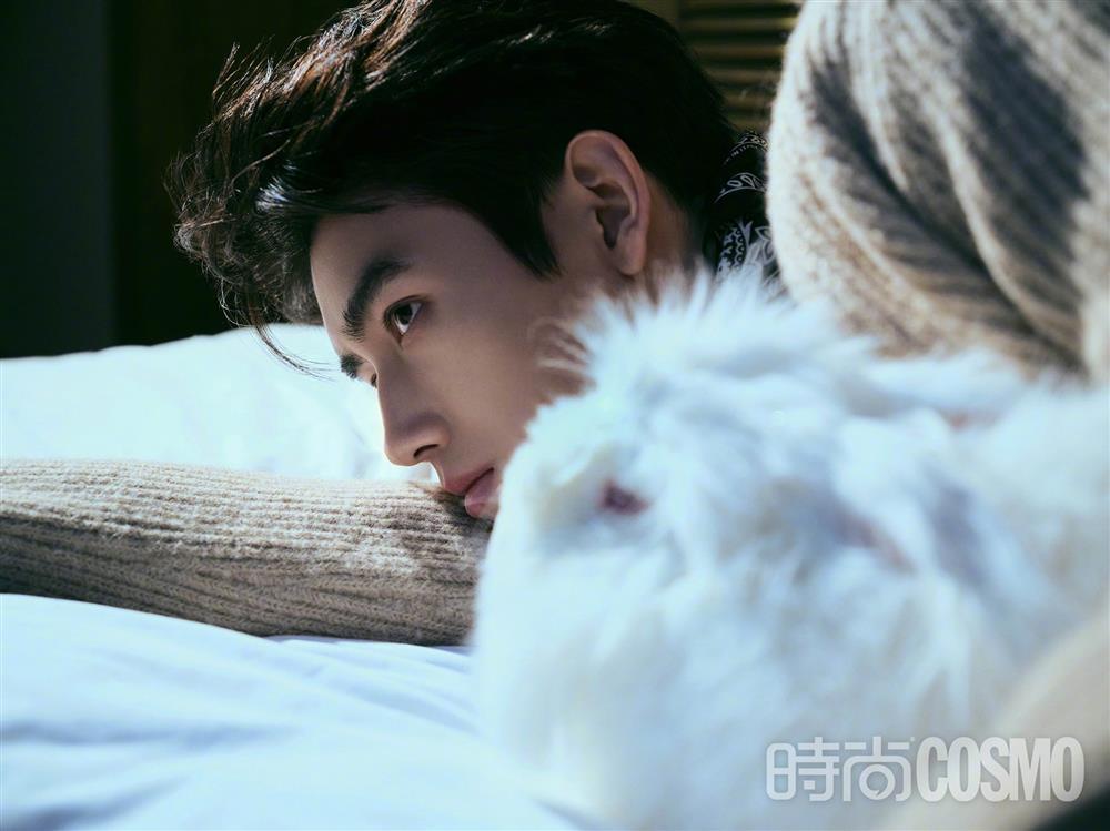 Trần Phi Vũ - diễn viên lộ ảnh nóng với hotgirl mạng là ai?-8