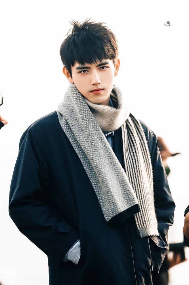 Trần Phi Vũ - diễn viên lộ ảnh nóng với hotgirl mạng là ai?-9