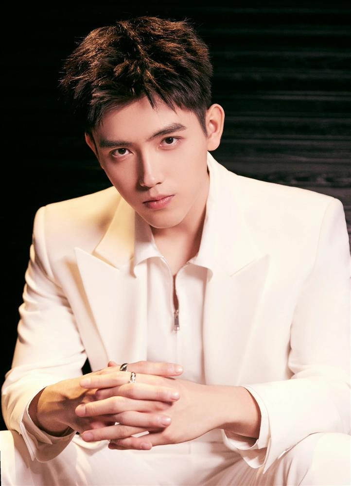 Trần Phi Vũ - diễn viên lộ ảnh nóng với hotgirl mạng là ai?-10