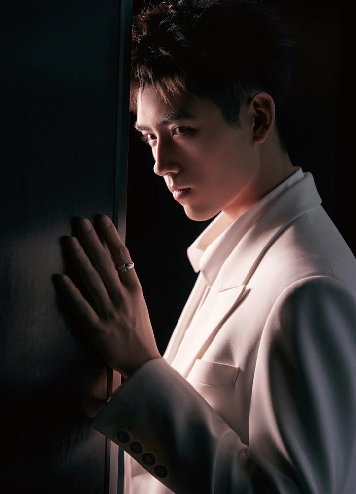 Trần Phi Vũ - diễn viên lộ ảnh nóng với hotgirl mạng là ai?-11