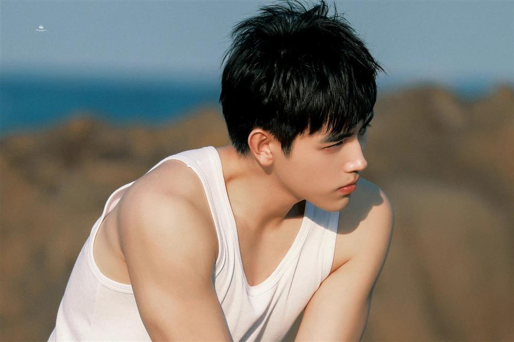 Trần Phi Vũ - diễn viên lộ ảnh nóng với hotgirl mạng là ai?-16