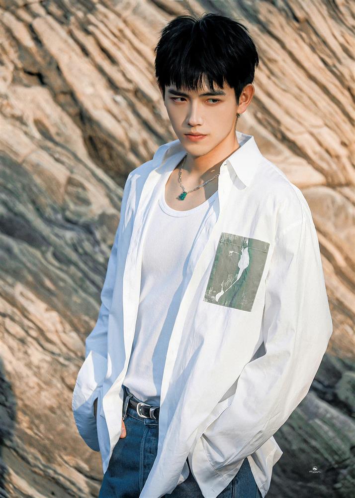 Trần Phi Vũ - diễn viên lộ ảnh nóng với hotgirl mạng là ai?-17