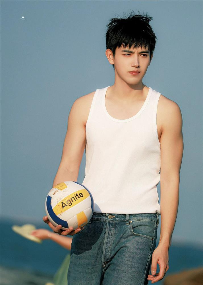 Trần Phi Vũ - diễn viên lộ ảnh nóng với hotgirl mạng là ai?-18