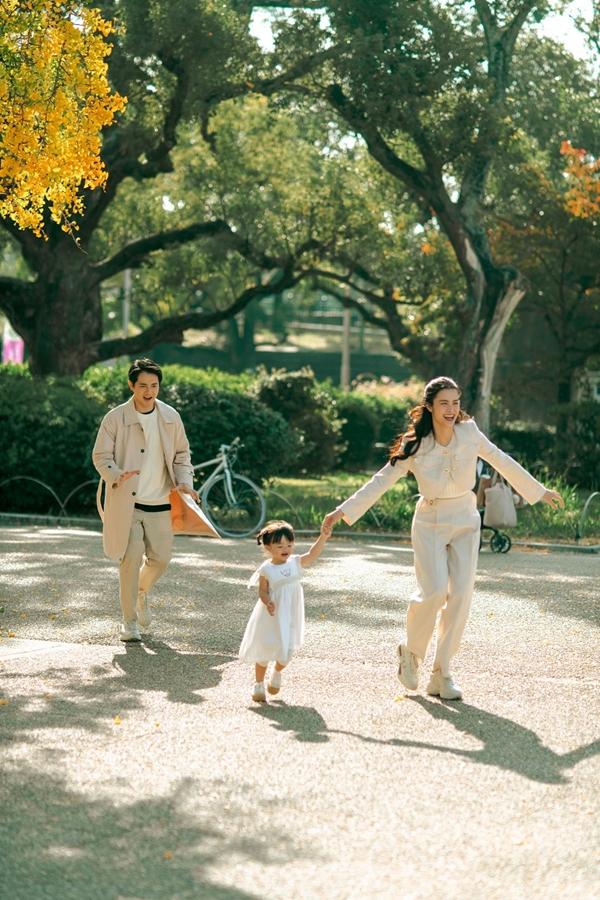 Valentine năm thứ 14 của Đông Nhi và Ông Cao Thắng có gì đặc biệt?-3