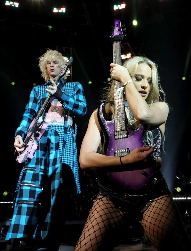 Biểu tượng gợi cảm Megan Fox tháo nhẫn đính hôn-2