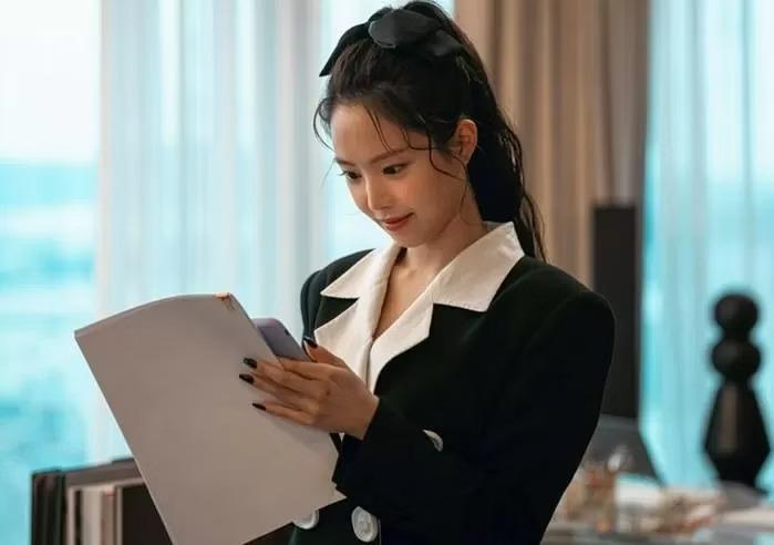 Jisoo và Son Na Eun: 2 mỹ nhân YG bị chê thảm họa diễn xuất-1