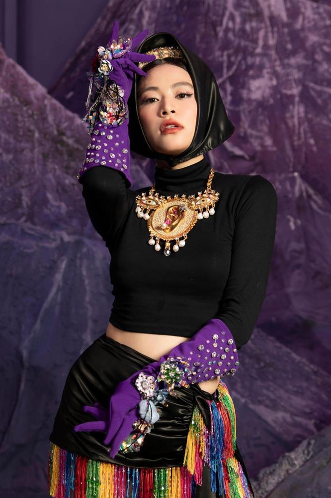 Hoàng Thùy Linh vướng tranh cãi với Lisa và Jennie (BlackPink)-1