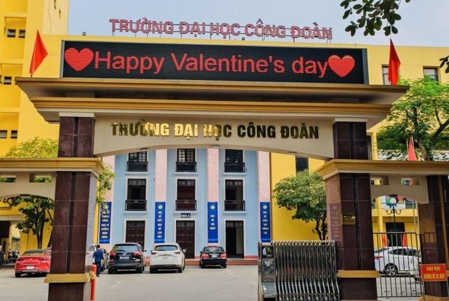 Muôn kiểu đón Valentine thú vị của sinh viên-1