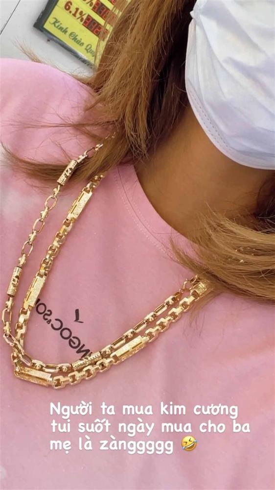 HHen Niê khoe quà Valentine giá trị như quà hồi môn ngày cưới-1