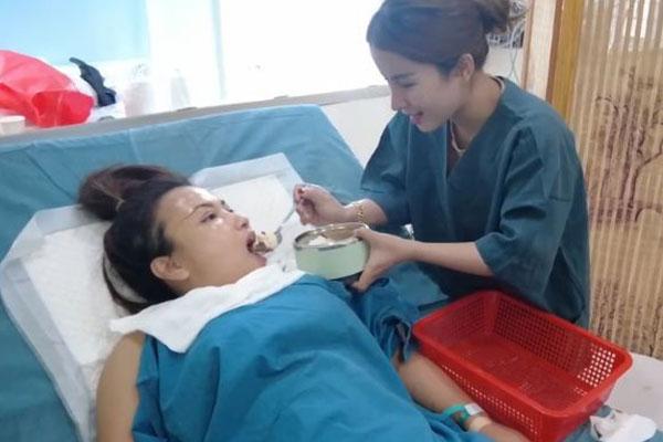 Diện mạo lạ lẫm của Quỳnh Trần JP sau khi chi khủng dao kéo-6