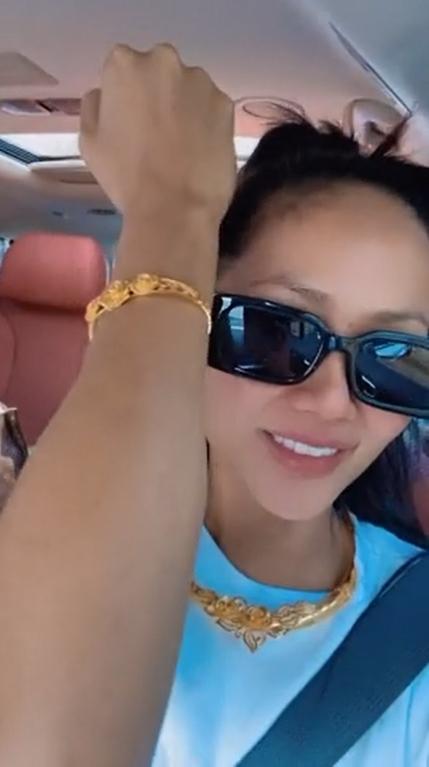 Sao Việt khoe quà Valentine: Lạ nhất 2 quả trứng vịt lộn-1