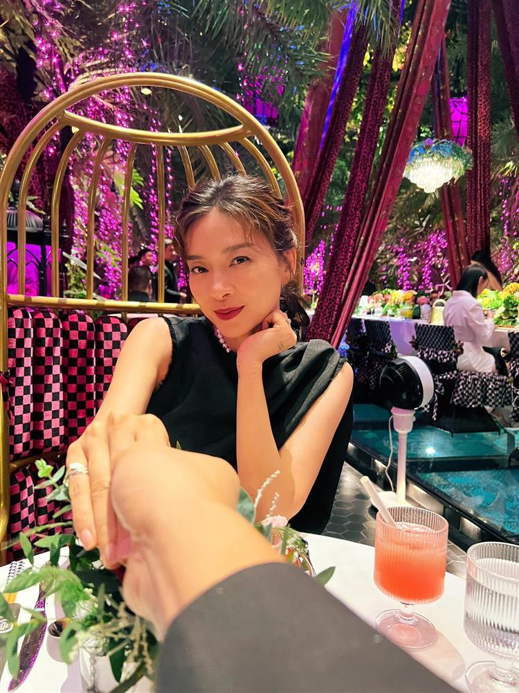 Sao Việt khoe quà Valentine: Lạ nhất 2 quả trứng vịt lộn-19