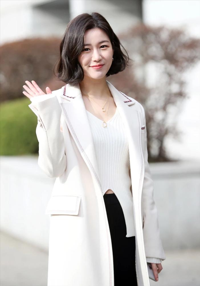 Lee Da In tiếp tục chịu thị phi sau tin kết hôn với Lee Seung Gi-2