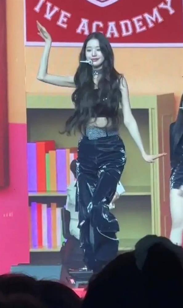 Knet chỉ trích ngoại hình của Jang Wonyoung và Liz (IVE)-4