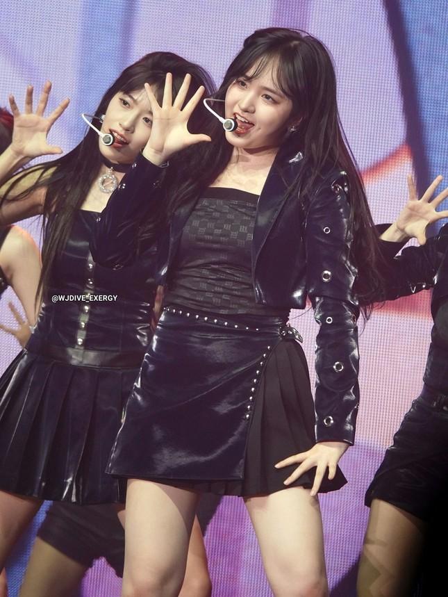 Knet chỉ trích ngoại hình của Jang Wonyoung và Liz (IVE)-5