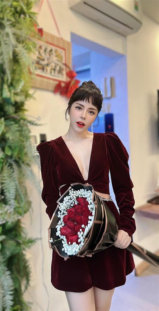 Đi chơi Valentine cùng Huỳnh Anh, bạn gái chỉ sợ váy hớ hênh-9