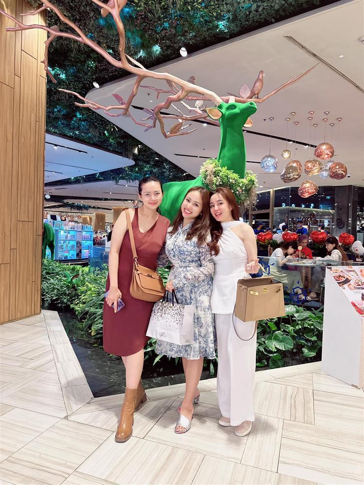 Phan Như Thảo hớ hênh vì croptop ngắn cũn sau khi giảm cân-5