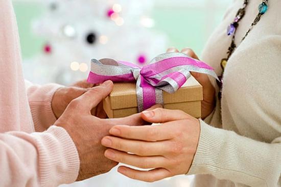 Chồng khác thường trước lễ Valentine khiến tôi nghi anh ngoại tình