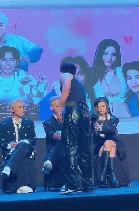 Tình tin đồn cởi áo để che chắn cho Midu đỡ hớ hênh vì váy ngắn-2