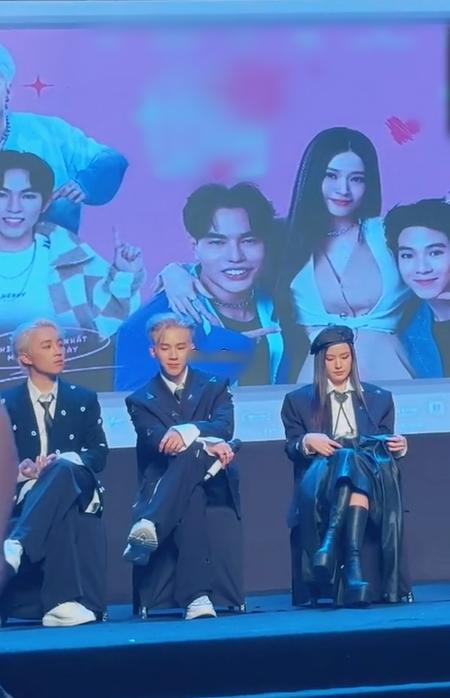 Tình tin đồn cởi áo để che chắn cho Midu đỡ hớ hênh vì váy ngắn-3