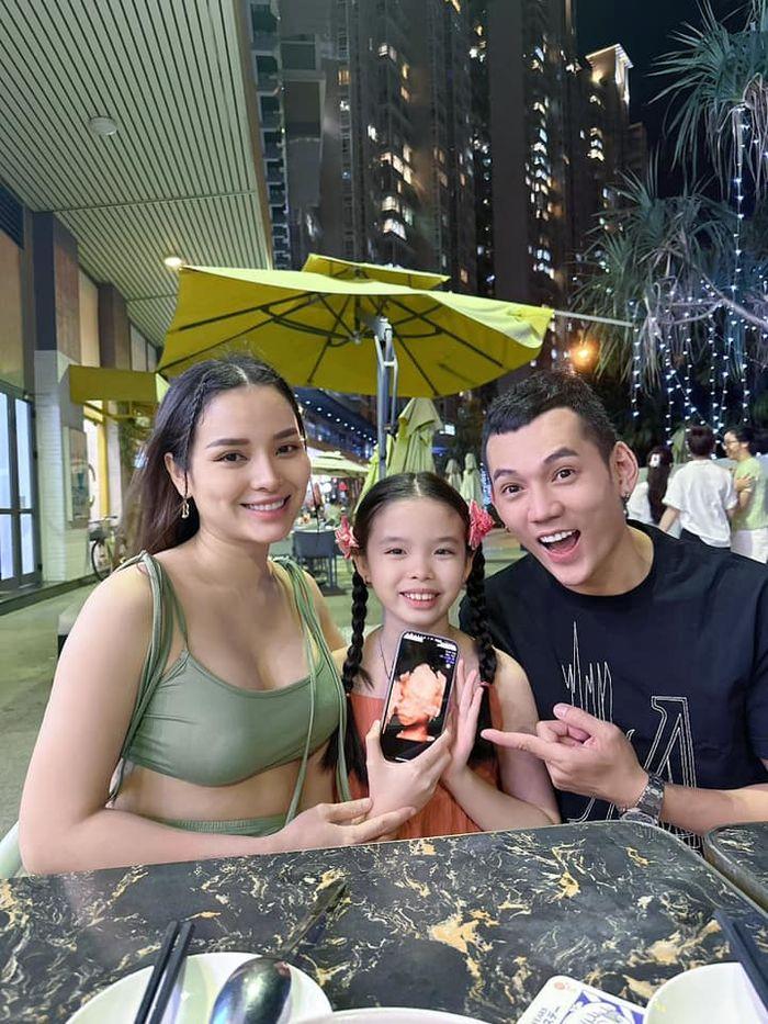 Phương Trinh Jolie lộ dấu hiệu tuổi tác khi chụp cùng chồng trẻ-2