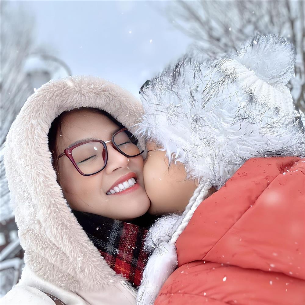 Showbiz Việt ngày 15/2: Mạnh Trường bị vợ trách vì ảnh Valentine-13