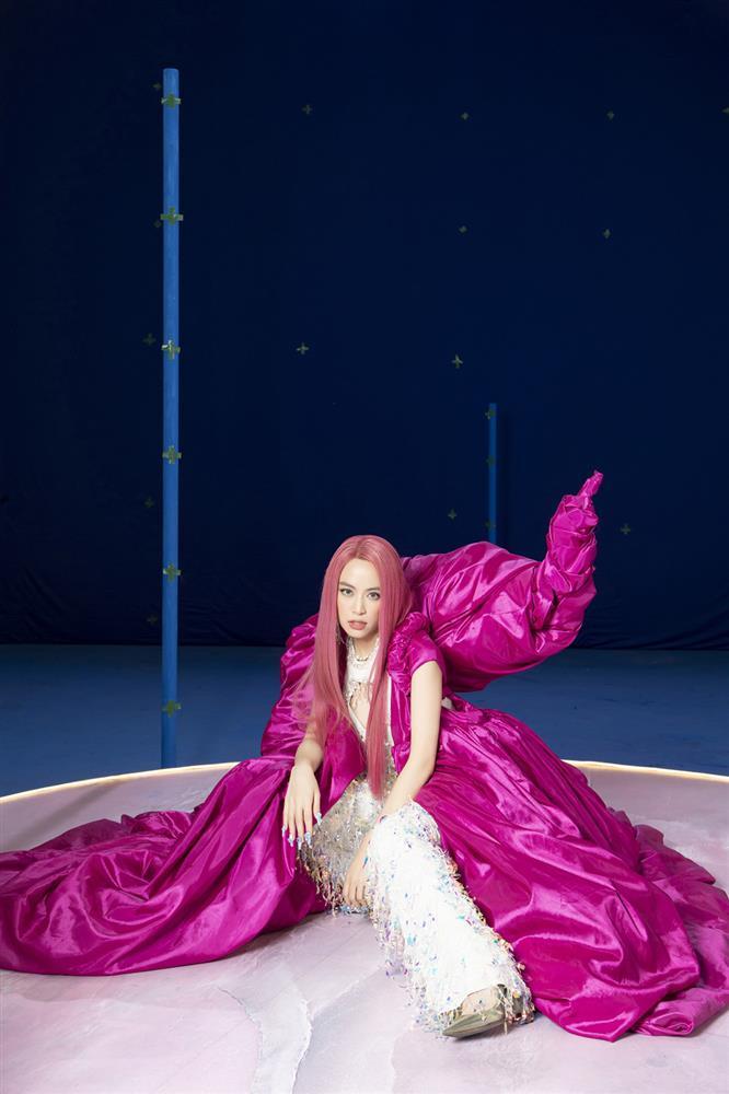 Hoàng Thùy Linh nhận Seunghoon (WINNER) làm chú rể-1