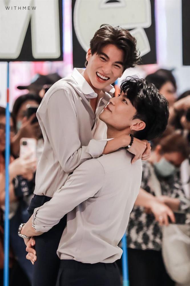 Nam thần đam mỹ Mew Suppasit tự tay đốt thuyền MewGulf-3