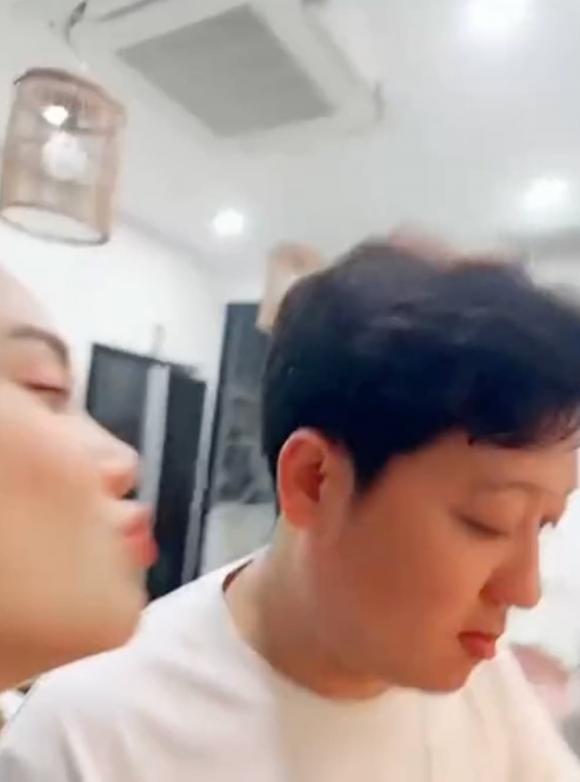 Nhã Phương chấn động khi được chồng tặng túi hiệu gần 150 triệu-9