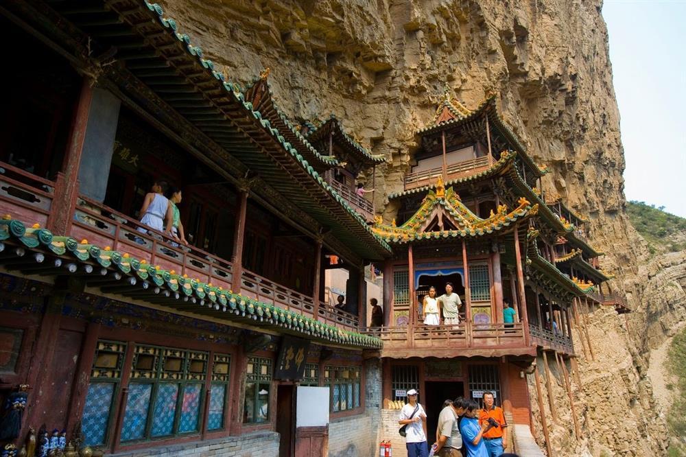 Ngôi chùa huyền bí 1.500 năm treo vách núi chênh vênh ở Trung Quốc-3