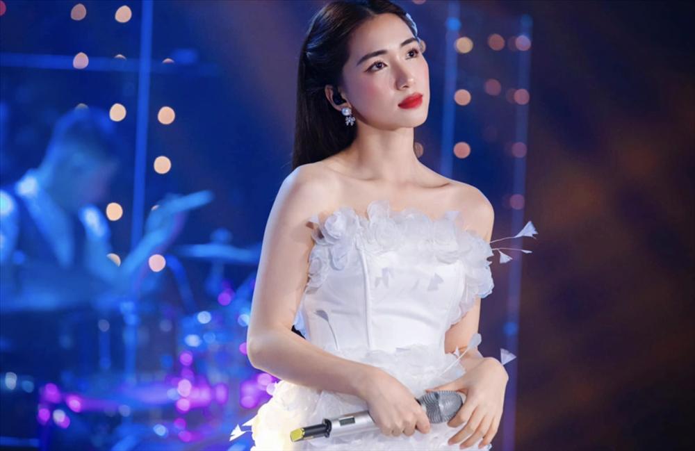 Hòa Minzy phản ứng khi bị chê hát điệu và sến-3