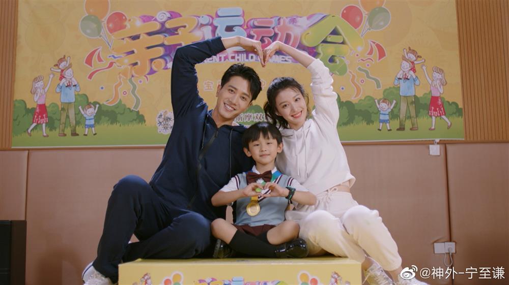 Phim của tiểu Lưu Diệc Phi bị chê vì cảnh cưỡng hôn phản cảm-1