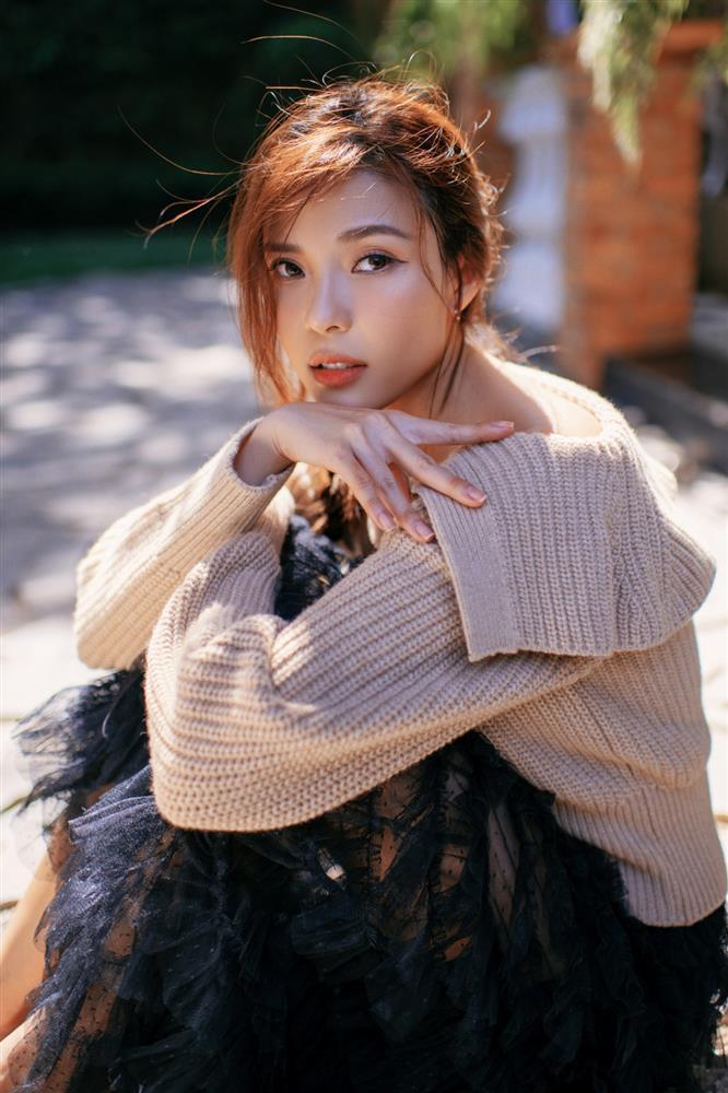 Thúy Diễm xinh đẹp, biến hoá với phong cách thời trang đối lập-4