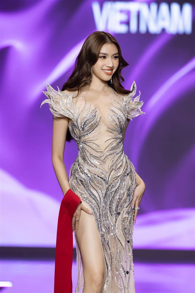 Thanh Thanh Huyền trượt top 10 Miss Charm 2023-4