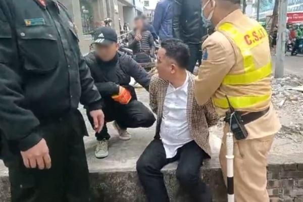 Tiết lộ bất ngờ người phụ nữ chửi bới, đòi hôn CSGT đến chết-5