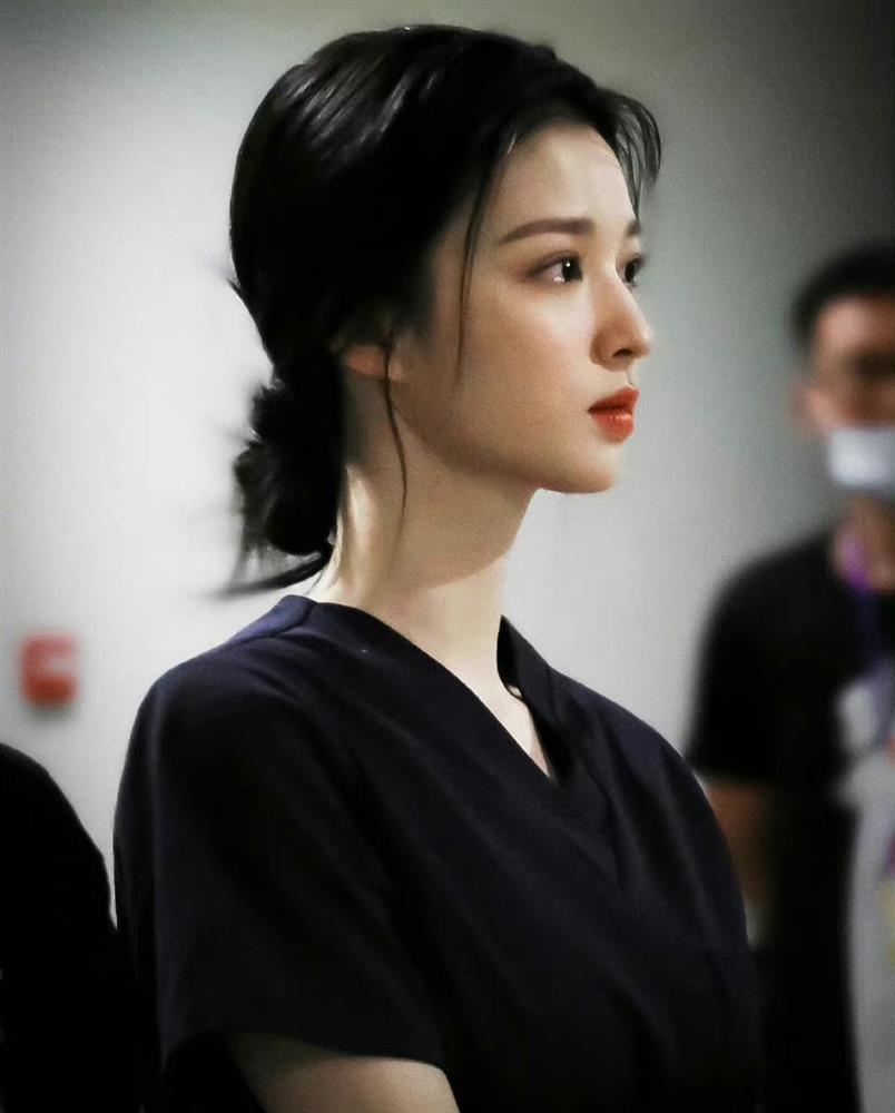 Tiểu Lưu Diệc Phi lộ loạt ảnh hồi nhỏ xinh từ trong trứng-1