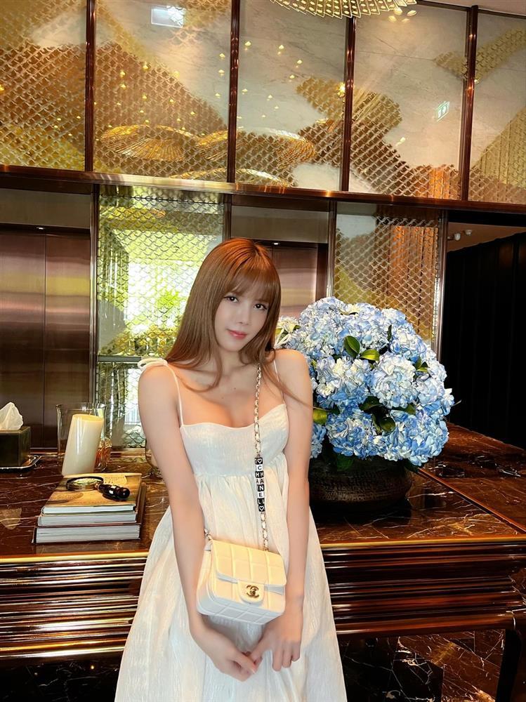 Thiều Bảo Trâm đổi túi hiệu xoành xoạch giữa tin đồn có tình mới-4