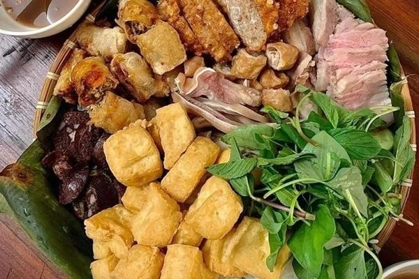 Du khách Mỹ mách loạt món ngon dưới 1 USD ở khu chợ nổi tiếng TP.HCM-9