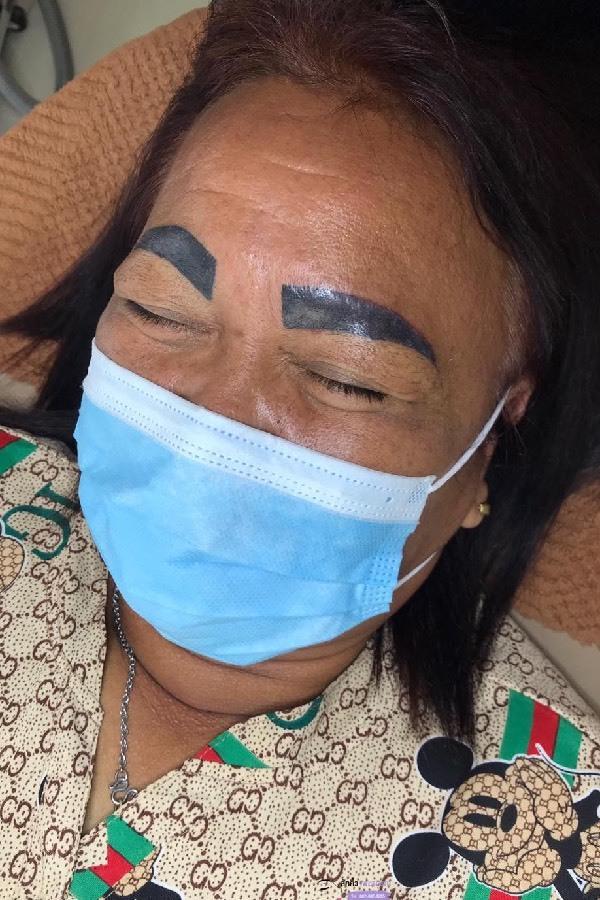 Tin tay nghề xăm lông mày của bạn thân, người phụ nữ khóc thét-2