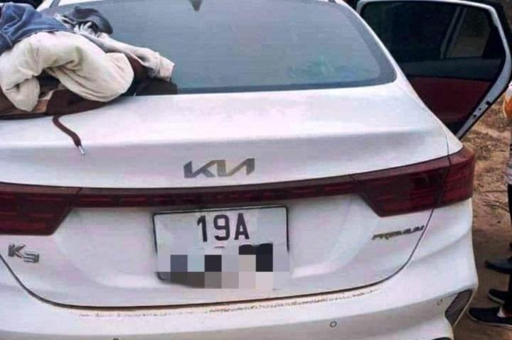 Xót xa mẹ ôm 2 con gái nhảy sông tự tử, 1 bé thoát chết-1