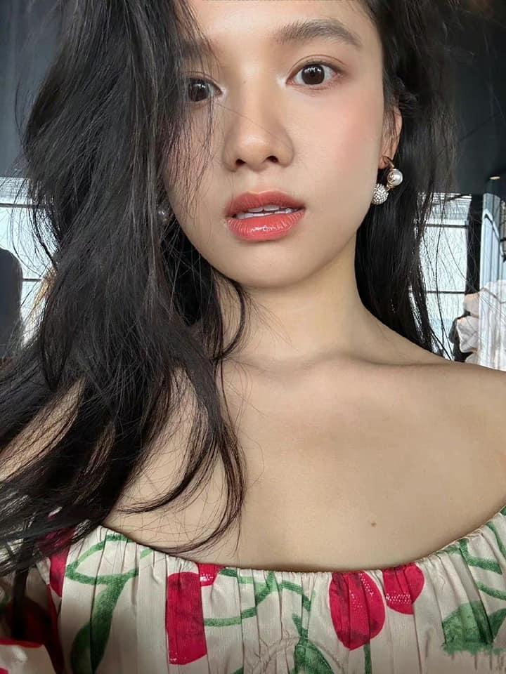 Cận cảnh mặt mộc không tì vết của Trương Tịnh Nghi-1