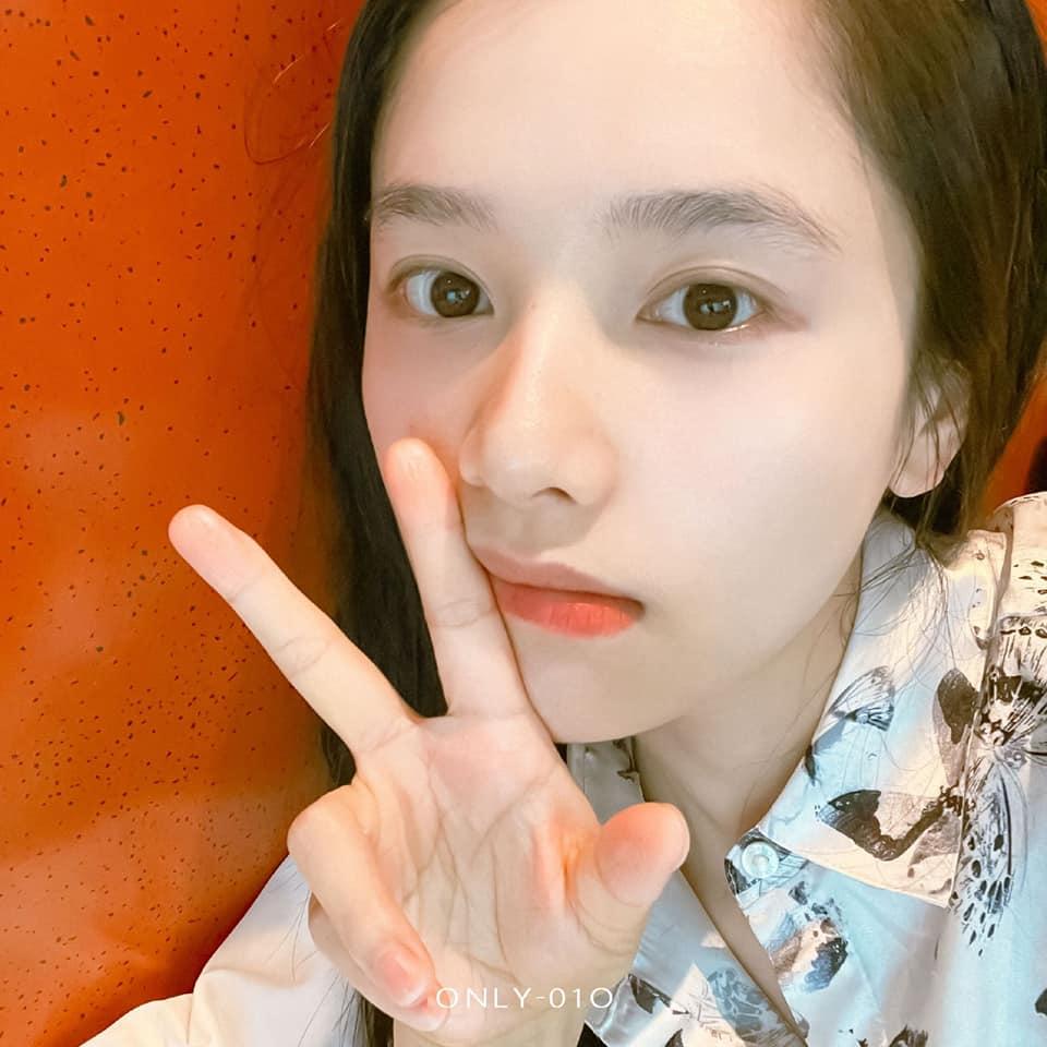 Cận cảnh mặt mộc không tì vết của Trương Tịnh Nghi-3