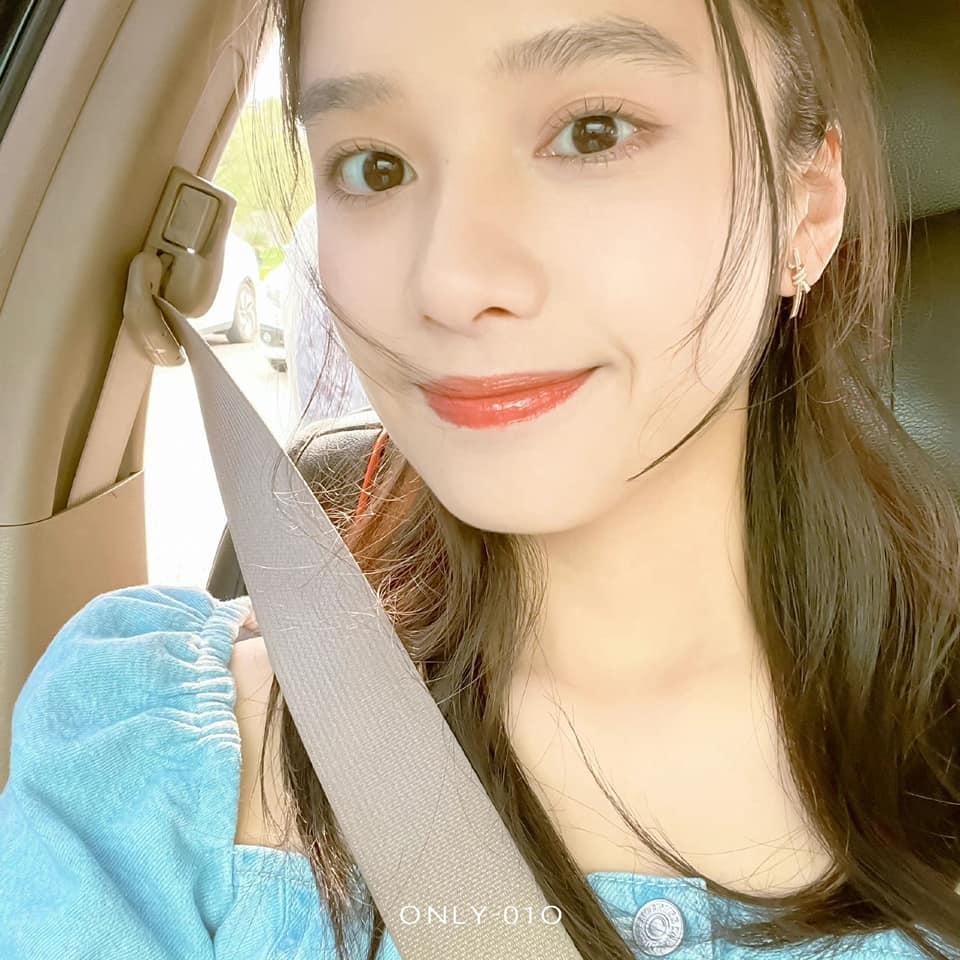 Cận cảnh mặt mộc không tì vết của Trương Tịnh Nghi-4