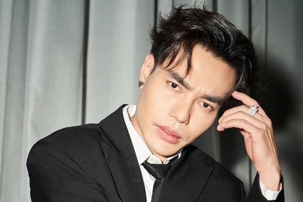 Kiều Minh Tuấn bất ngờ bị tấn công bằng sữa trong 2 Ngày 1 Đêm-3