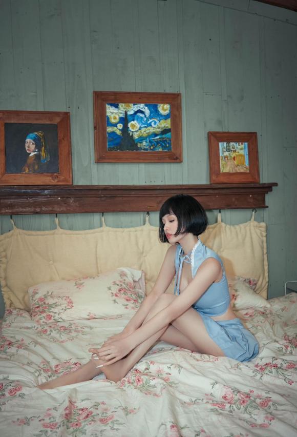 Tâm Tít ăn mặc siêu hở, ngỡ ngàng body mẹ 2 con ở tuổi 34-5